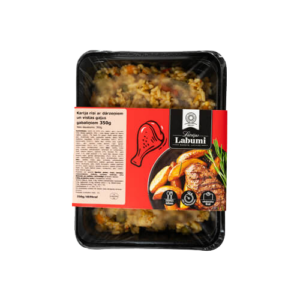 Karija rīsi ar dārzeņiem un vistas gaļas gabaliņiem